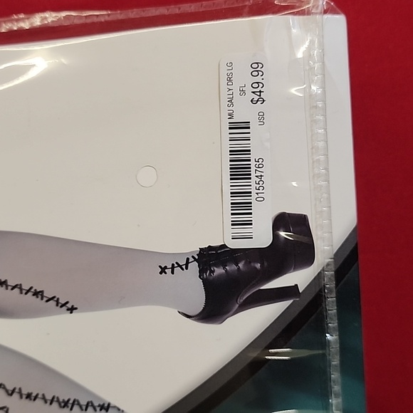 Size large outfit and wig - Picture 3 of 5